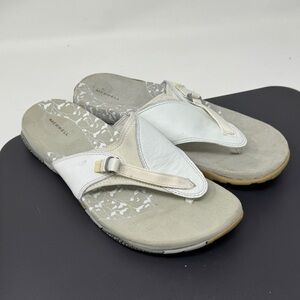 MERRELL  thong sandals . Size 10